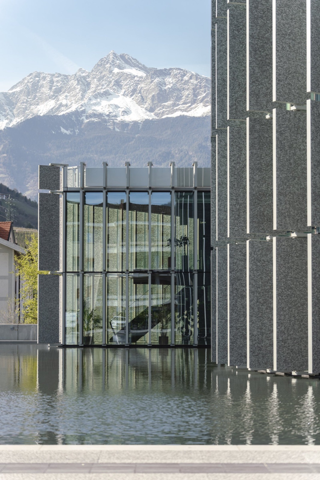 Centrale Alperia a Merano, architettura industriale legata all'energia