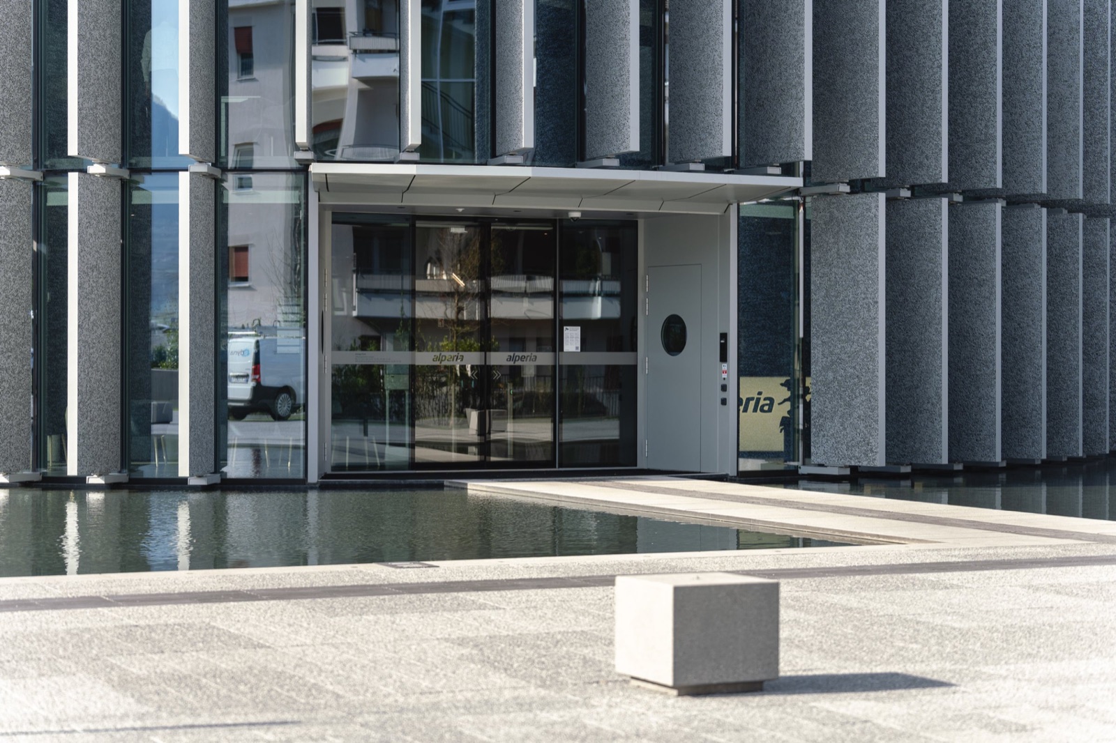Centrale Alperia a Merano, architettura industriale legata all'energia